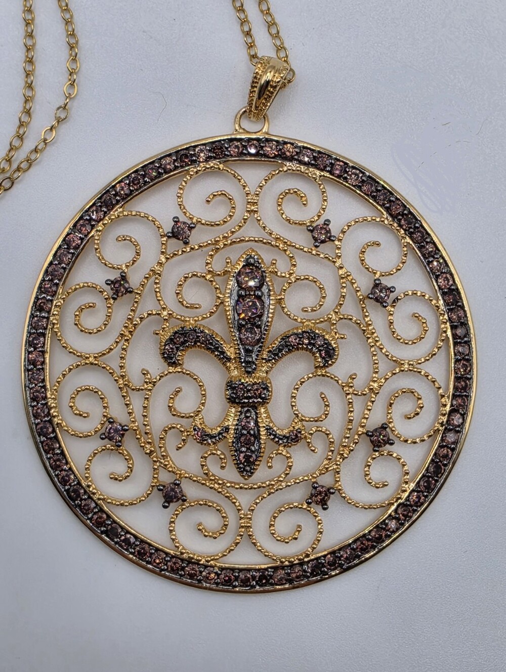 Vintage Fleur de Lis Vermeil Filigree Pendant with CZ & an 18" Vermeil Chain
